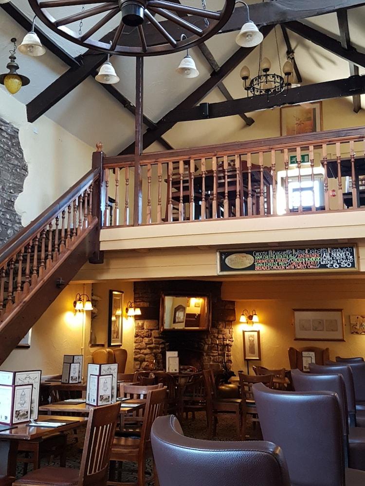 The Old Barn Inn Newport (Gwent) Exterior foto